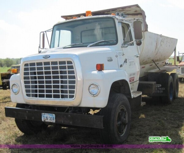  Ford 7000