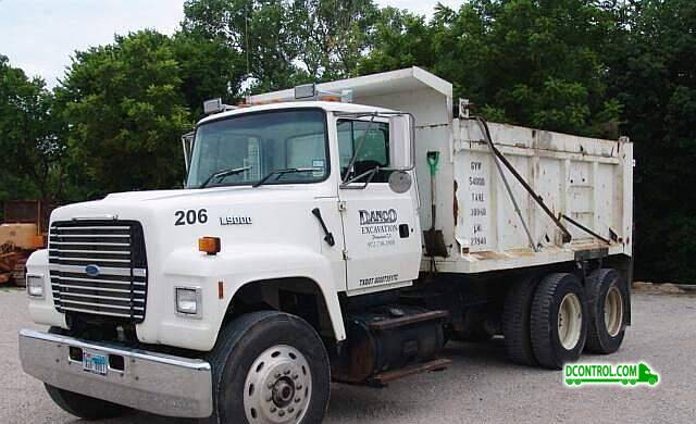 1996 Ford 9000